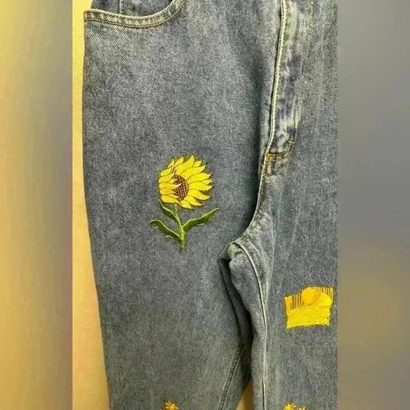 High Sierra Women's Vintage Sunflower High Rise Denim Jeans Size 10 - Picture 9 of 14